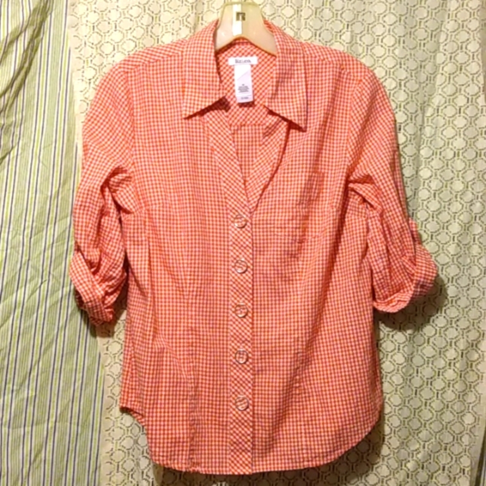 LIZ & CO. SWEET RED GINGHAM Medium Size Fitted Tab 3/4 Sleeve Button Blouse 40B